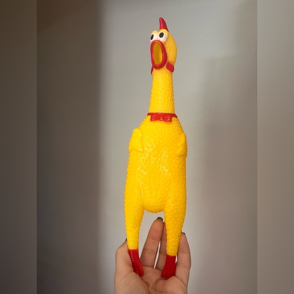 🐓 Cackling Rubber Chicken Whoopie Cushion/Toy/Pet Toy in Yellow and Red - Picture 7 of 8